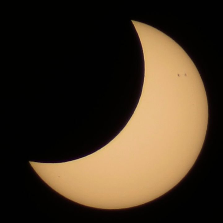Partial Solar Eclipse April 29th 2014 (13898733668) Cropped